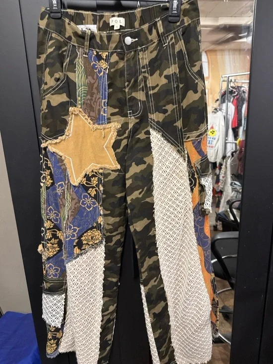 POL Twill Patchwork Crochet Detail Camo Jeans - Picture 4 of 5